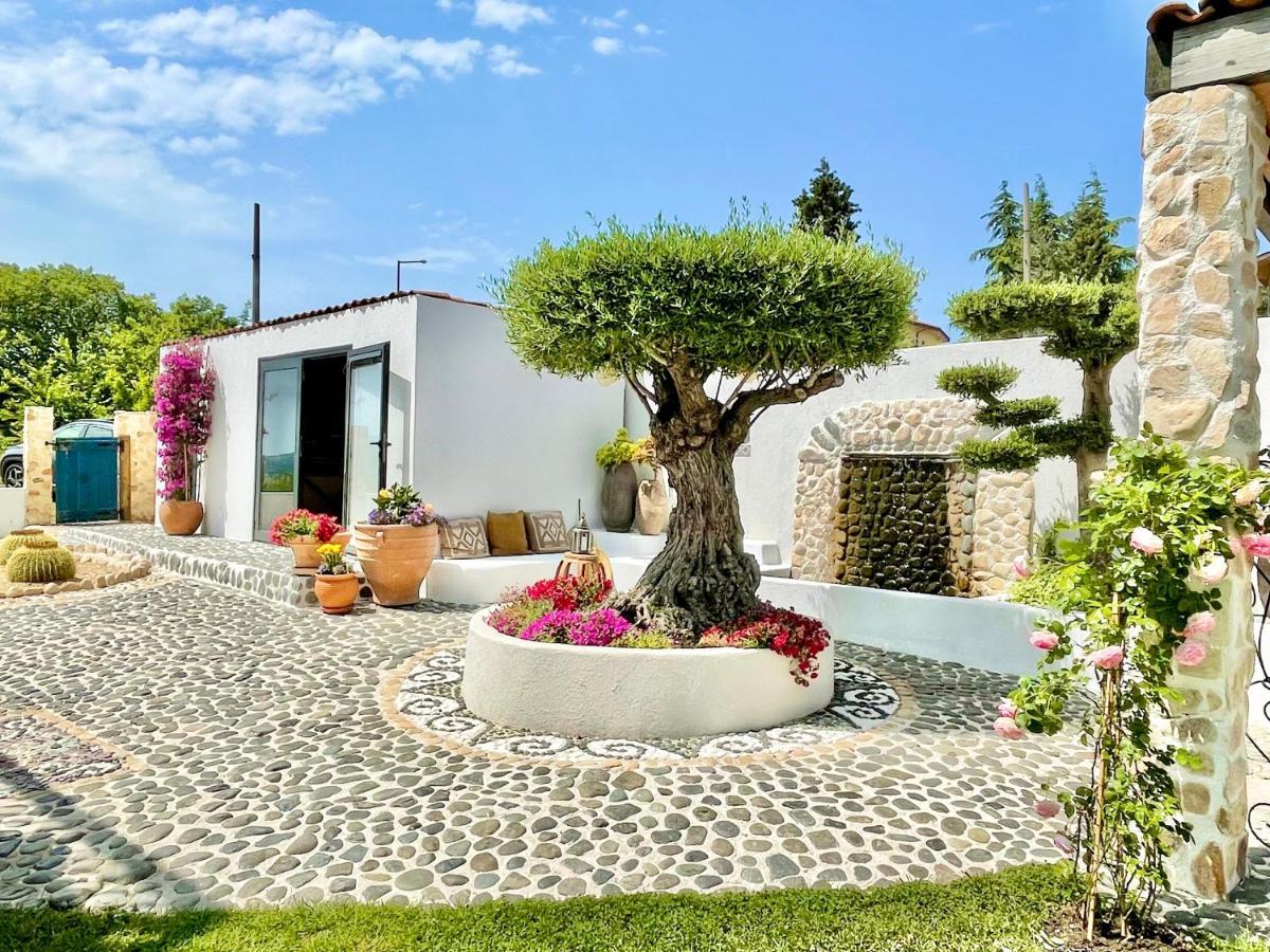 Casa De Oro Alma Aparthotel
